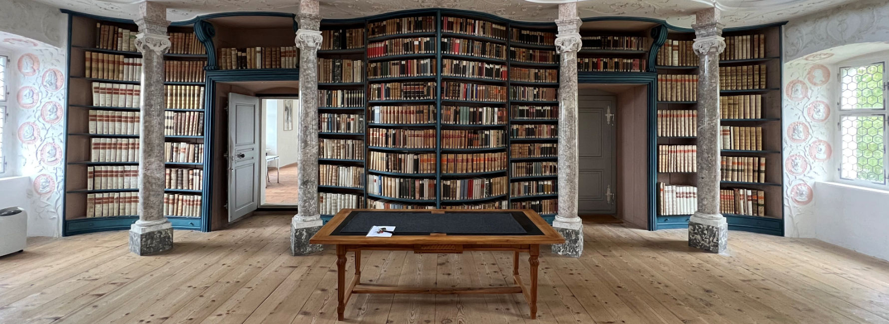 Mein Umfassendes Wissen zu Ihren Diensten, Anwalt Roger Vago.